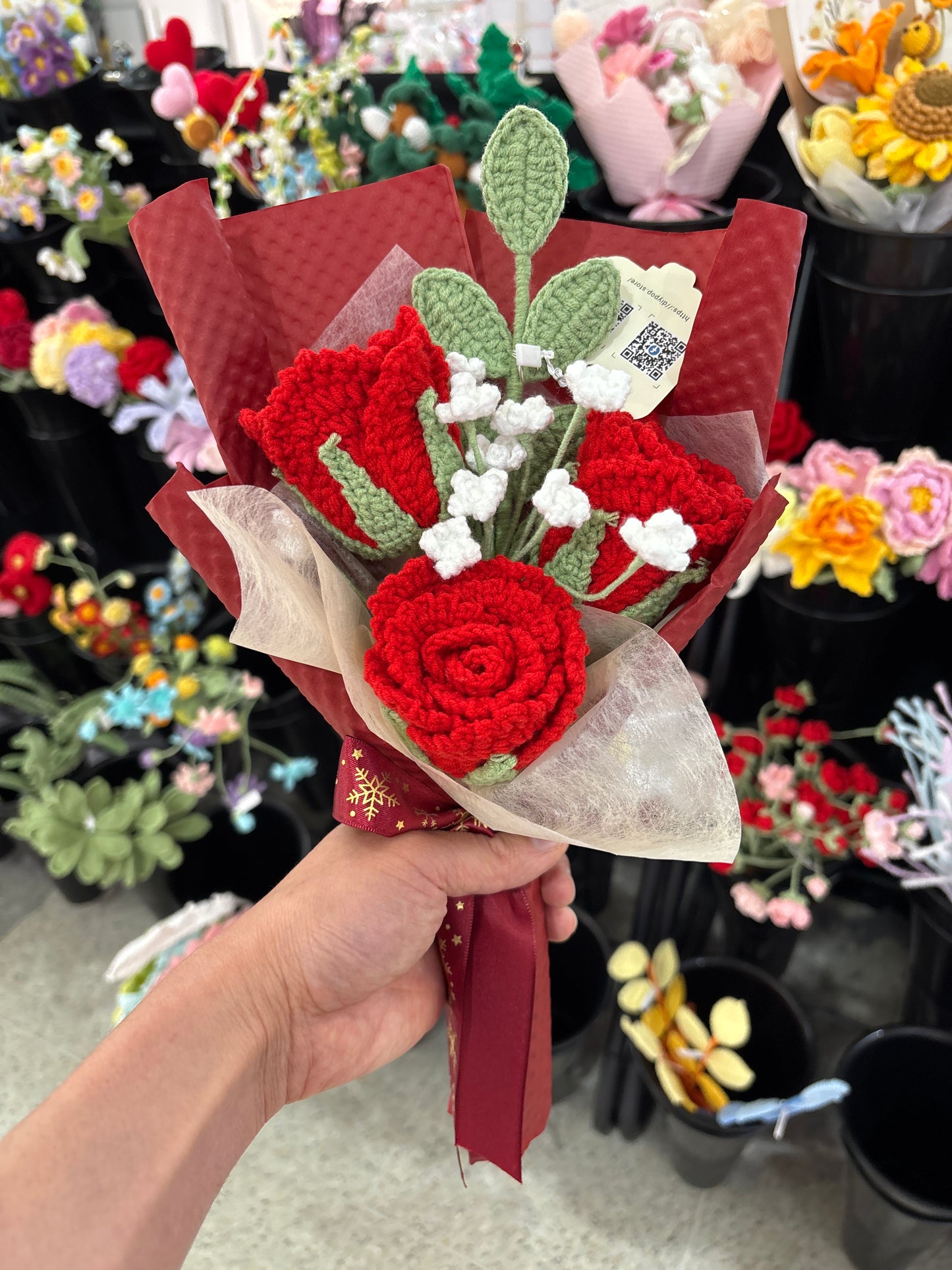 Crochet red rose bouquet