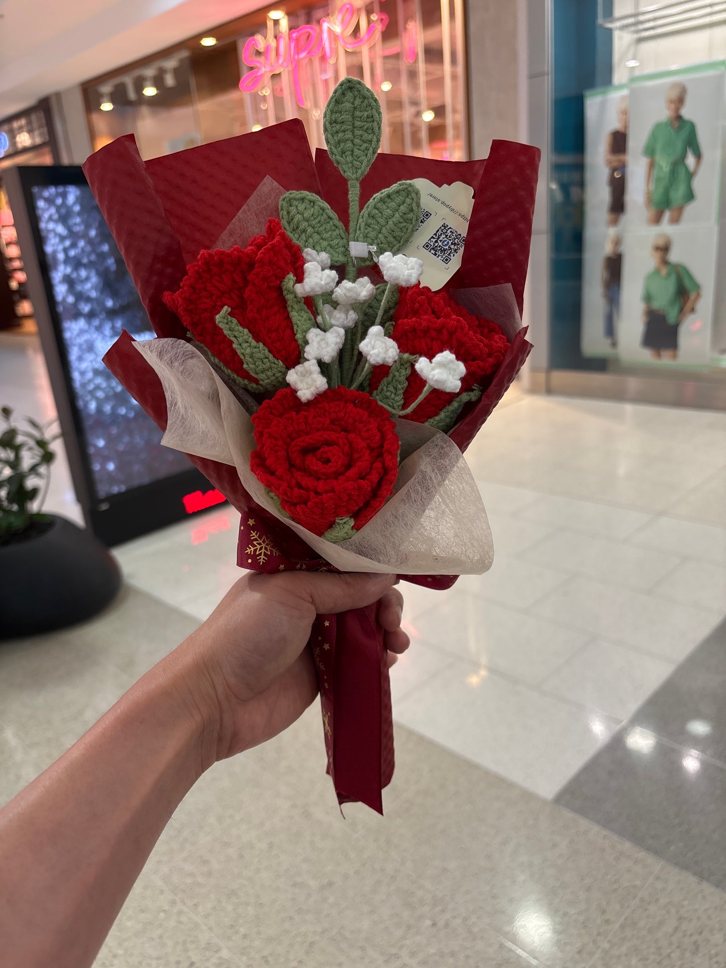 Crochet red rose bouquet