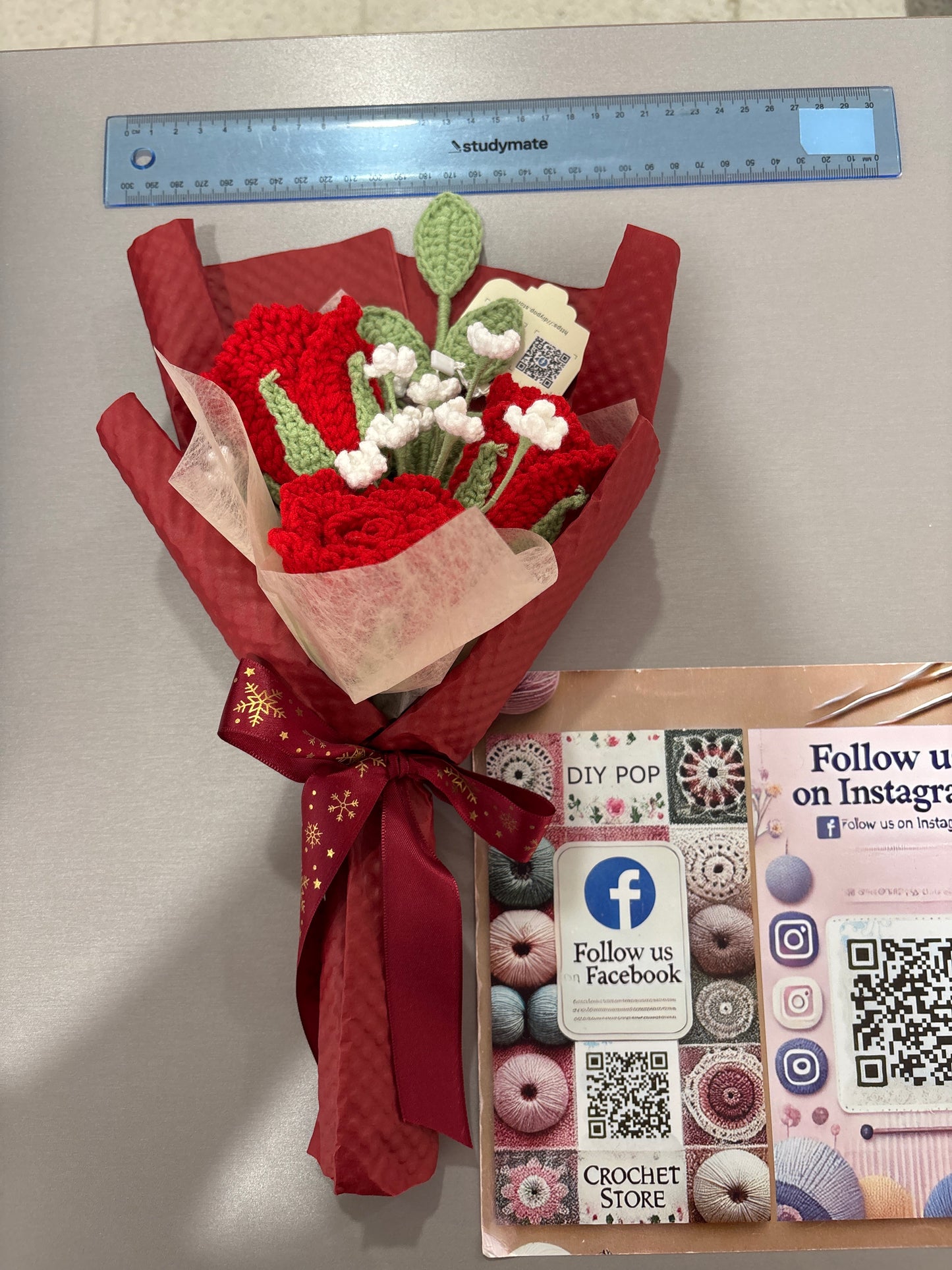 Crochet red rose bouquet