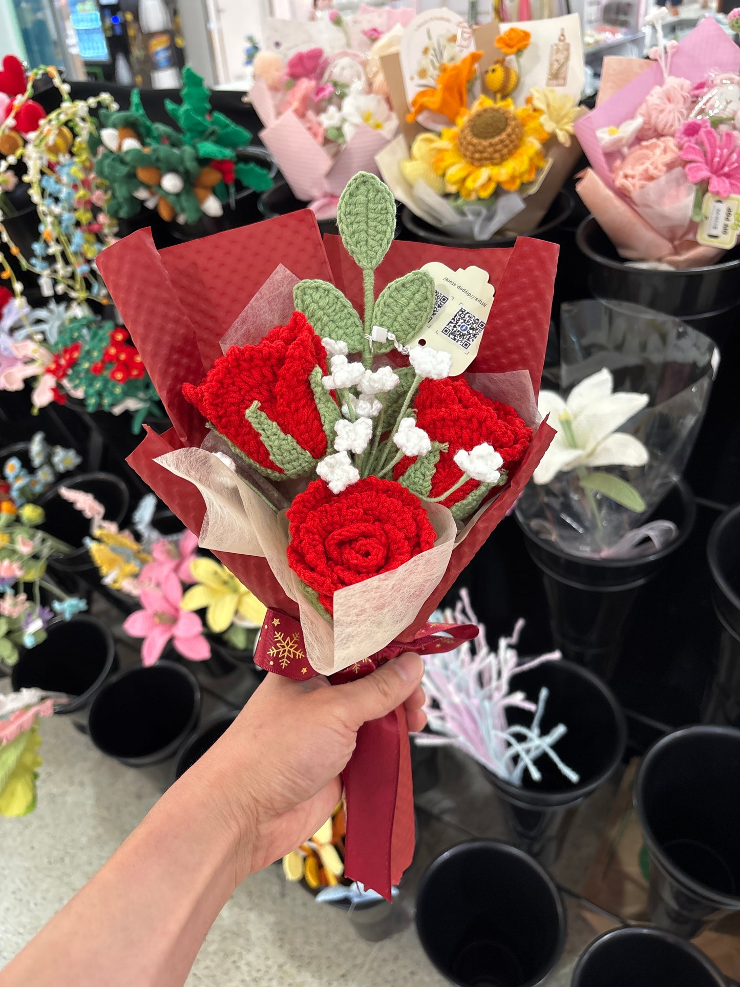 Crochet red rose bouquet