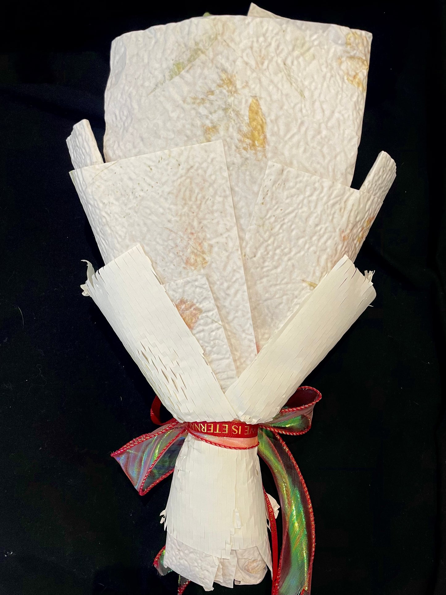 Red Rose Bouquet (White Paper)