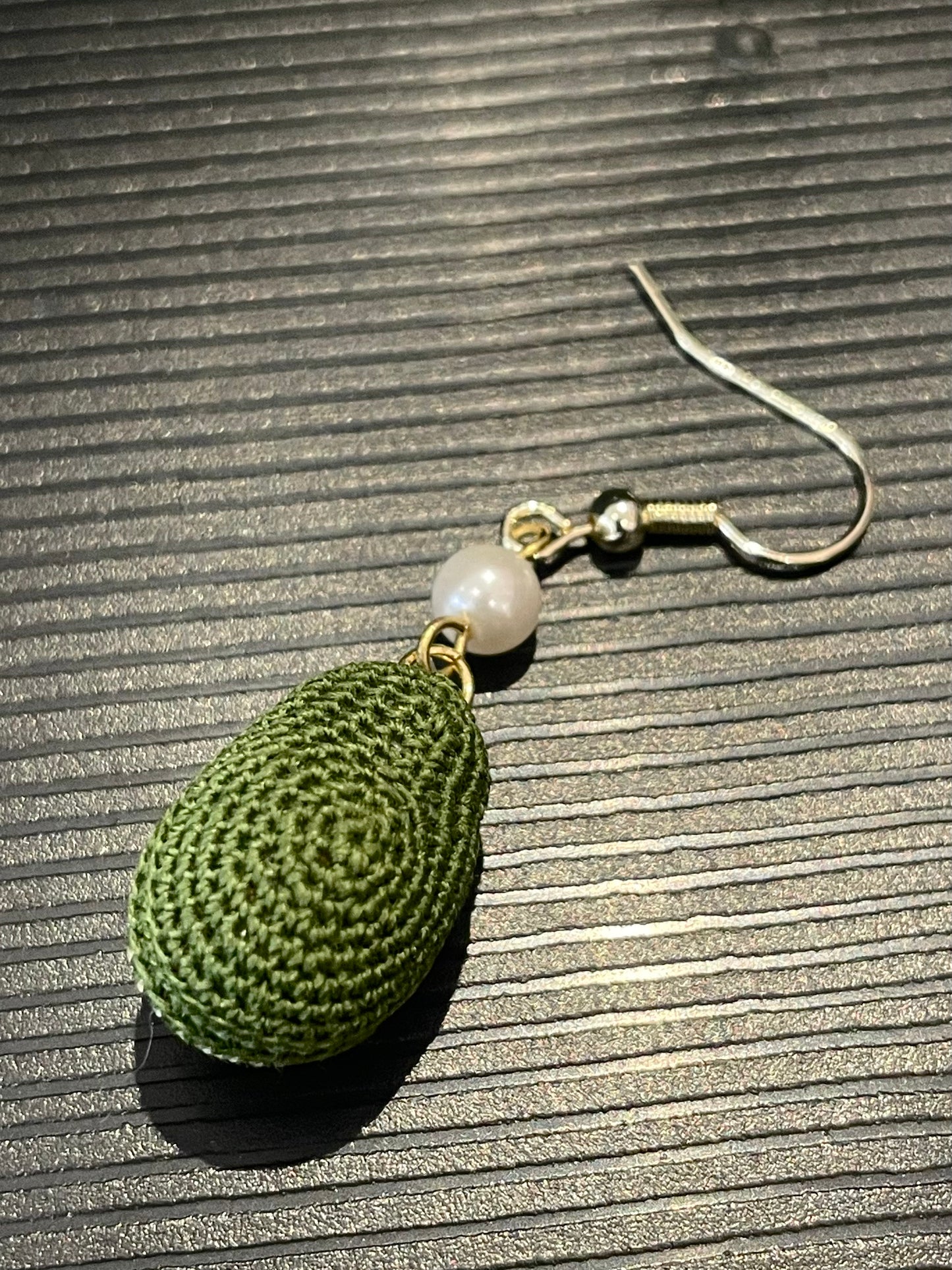 Avocado Earrings (Pearl)