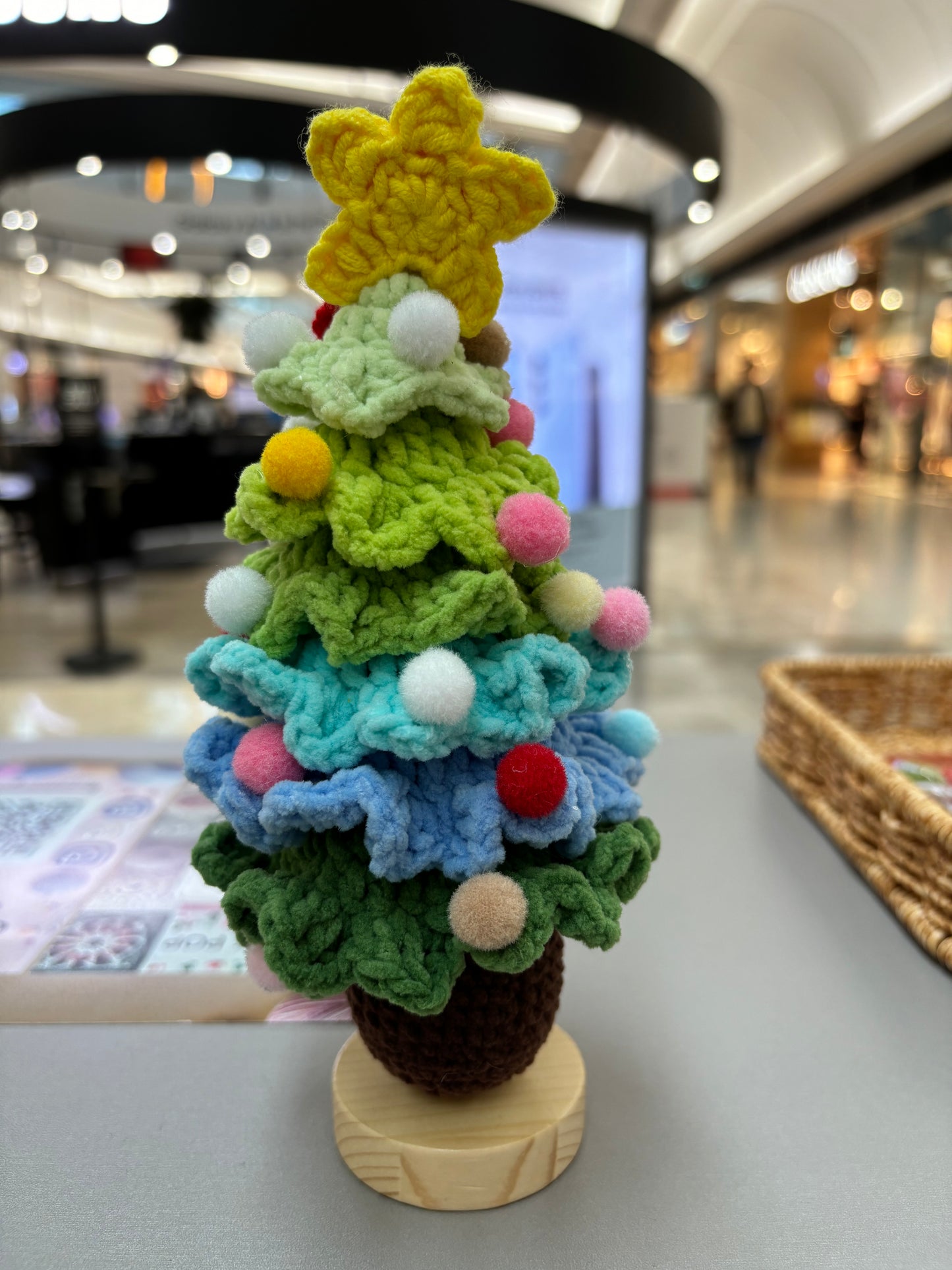 Hand-Crocheted Christmas Tree with Wooden Base – Festive Decoration