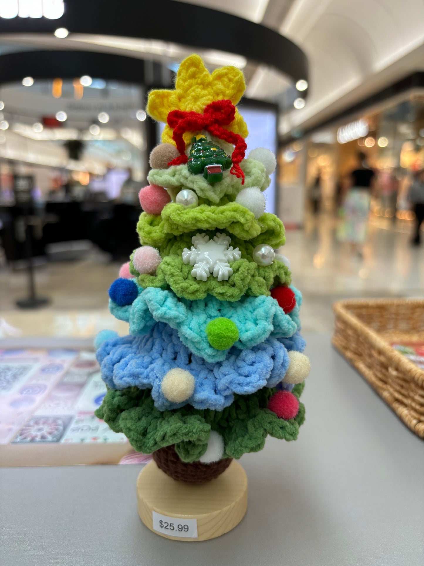 Hand-Crocheted Christmas Tree with Wooden Base – Festive Decoration