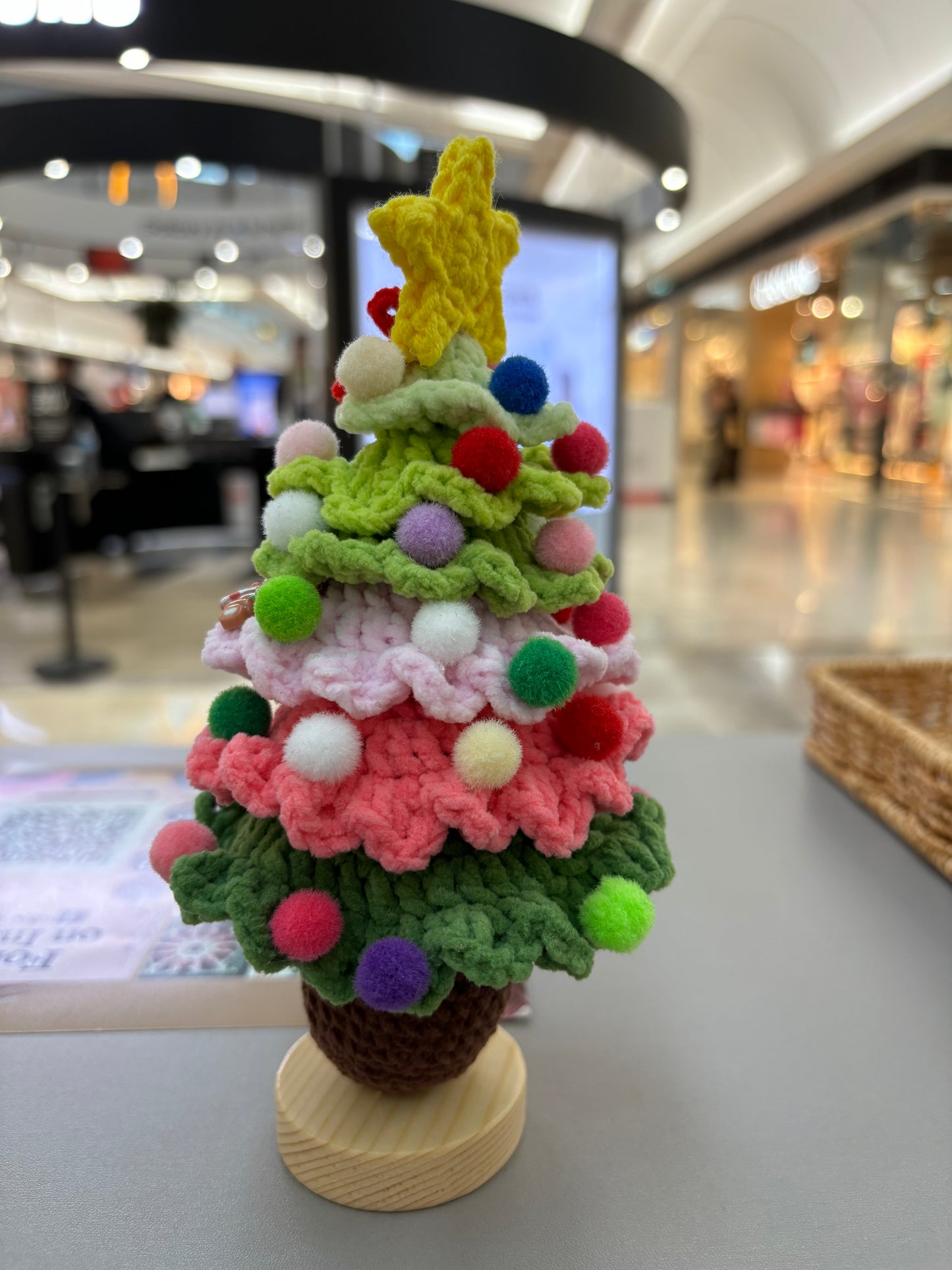 Hand-Crocheted Christmas Tree with Wooden Base – Festive Decoration