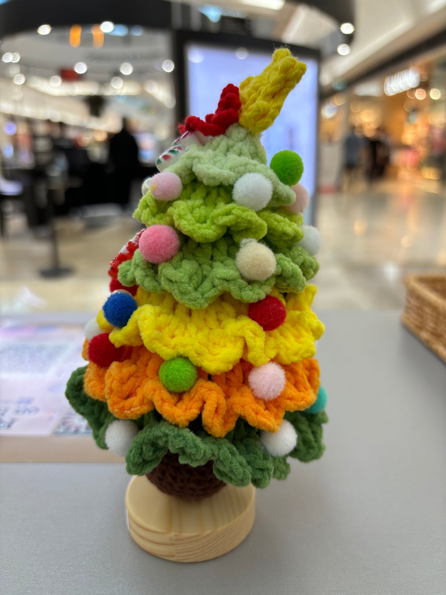 Hand-Crocheted Christmas Tree with Wooden Base – Festive Decoration