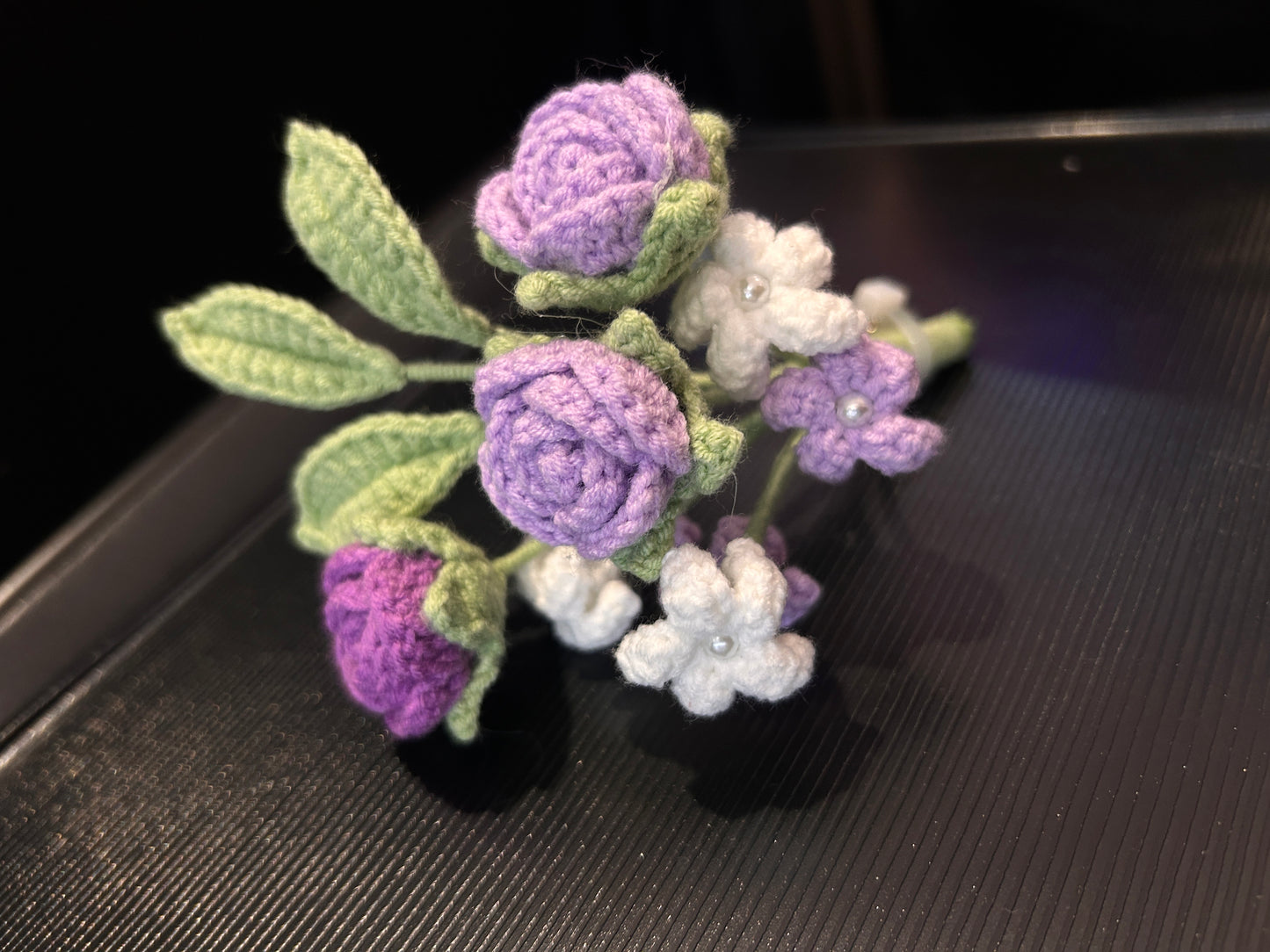 Rose & Baby’s Breath Car Bouquet