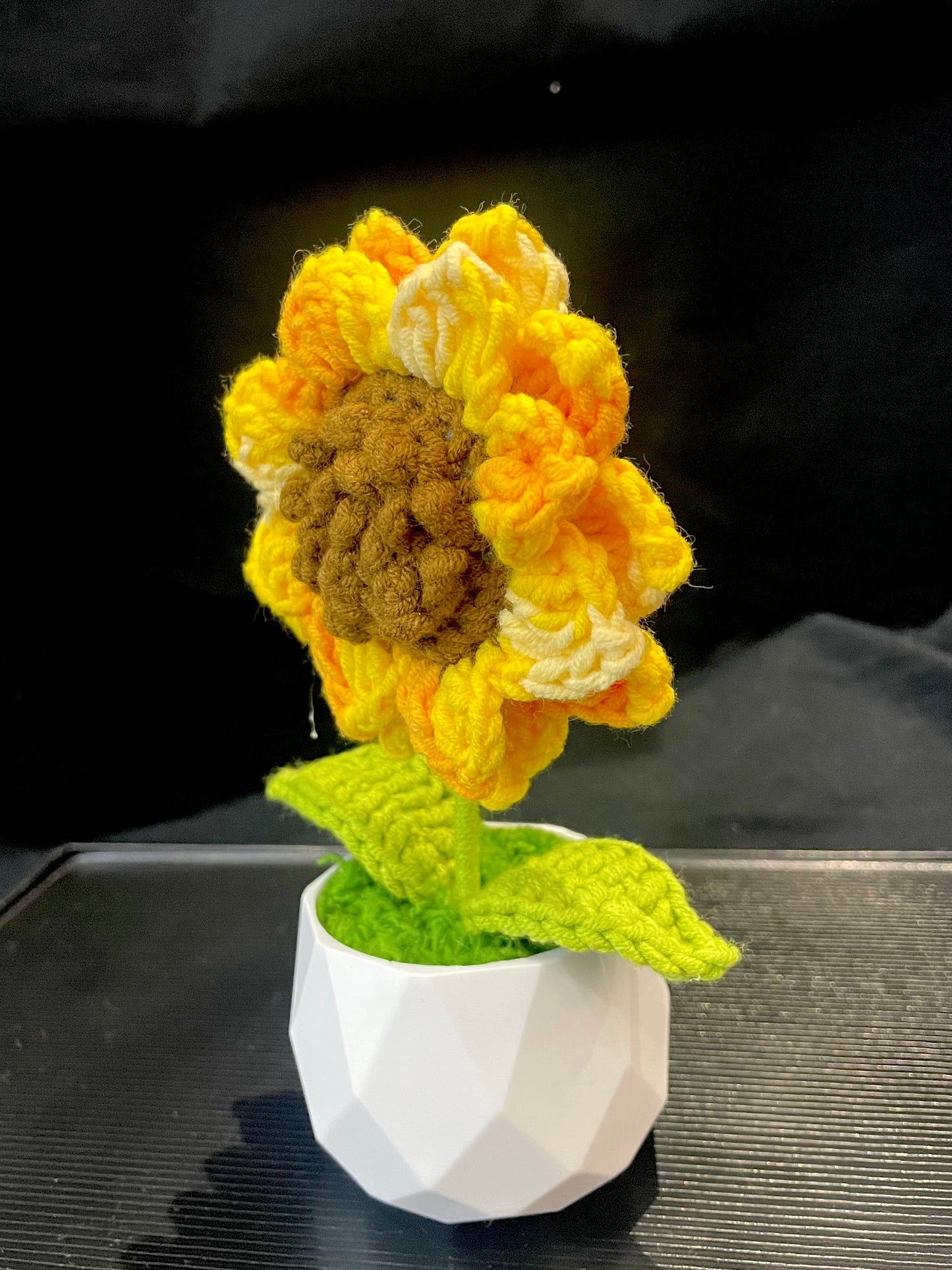 Sunflower in White Pot (Double-Layer)