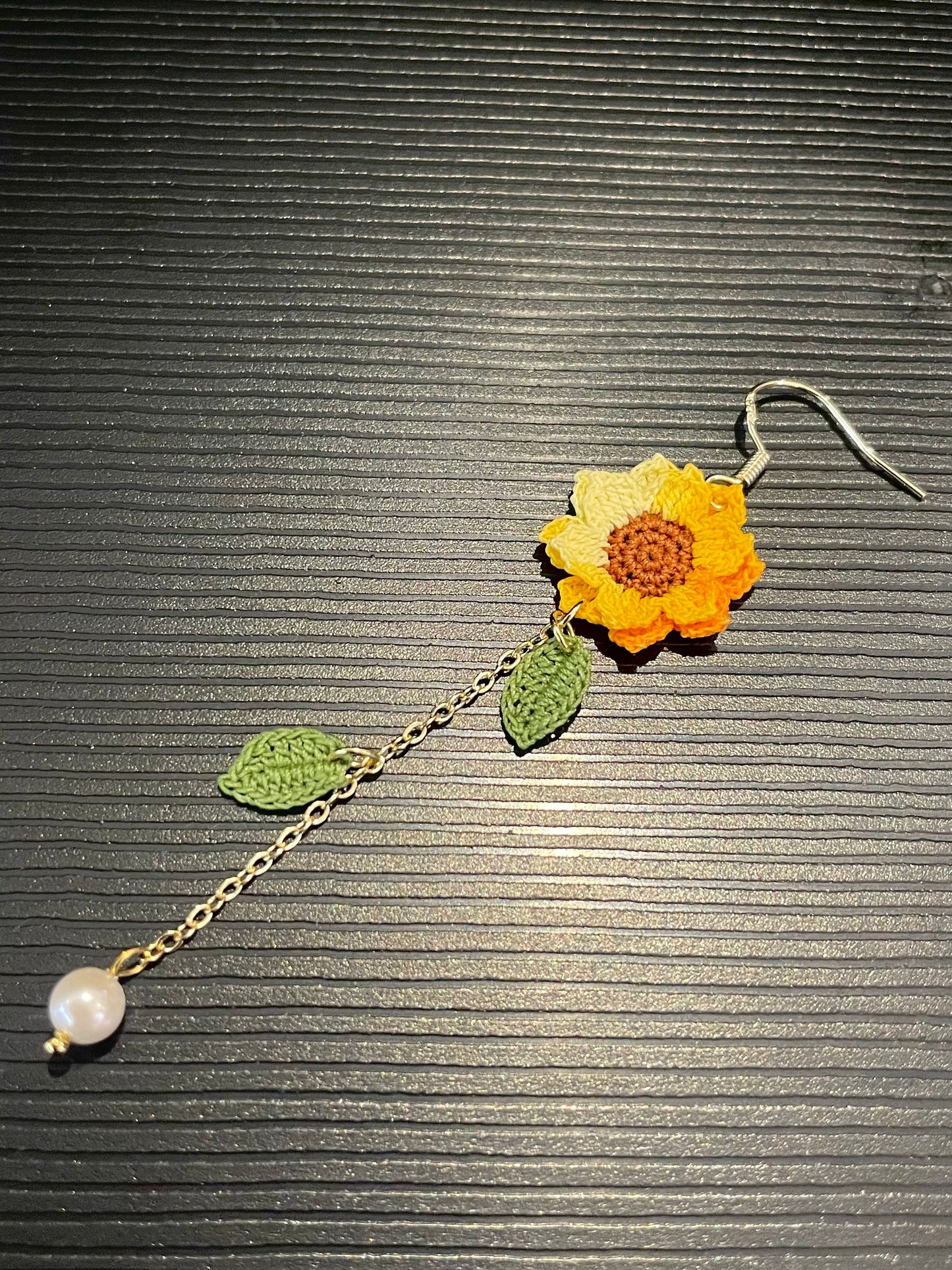 Sunflower Earrings (Leaf)