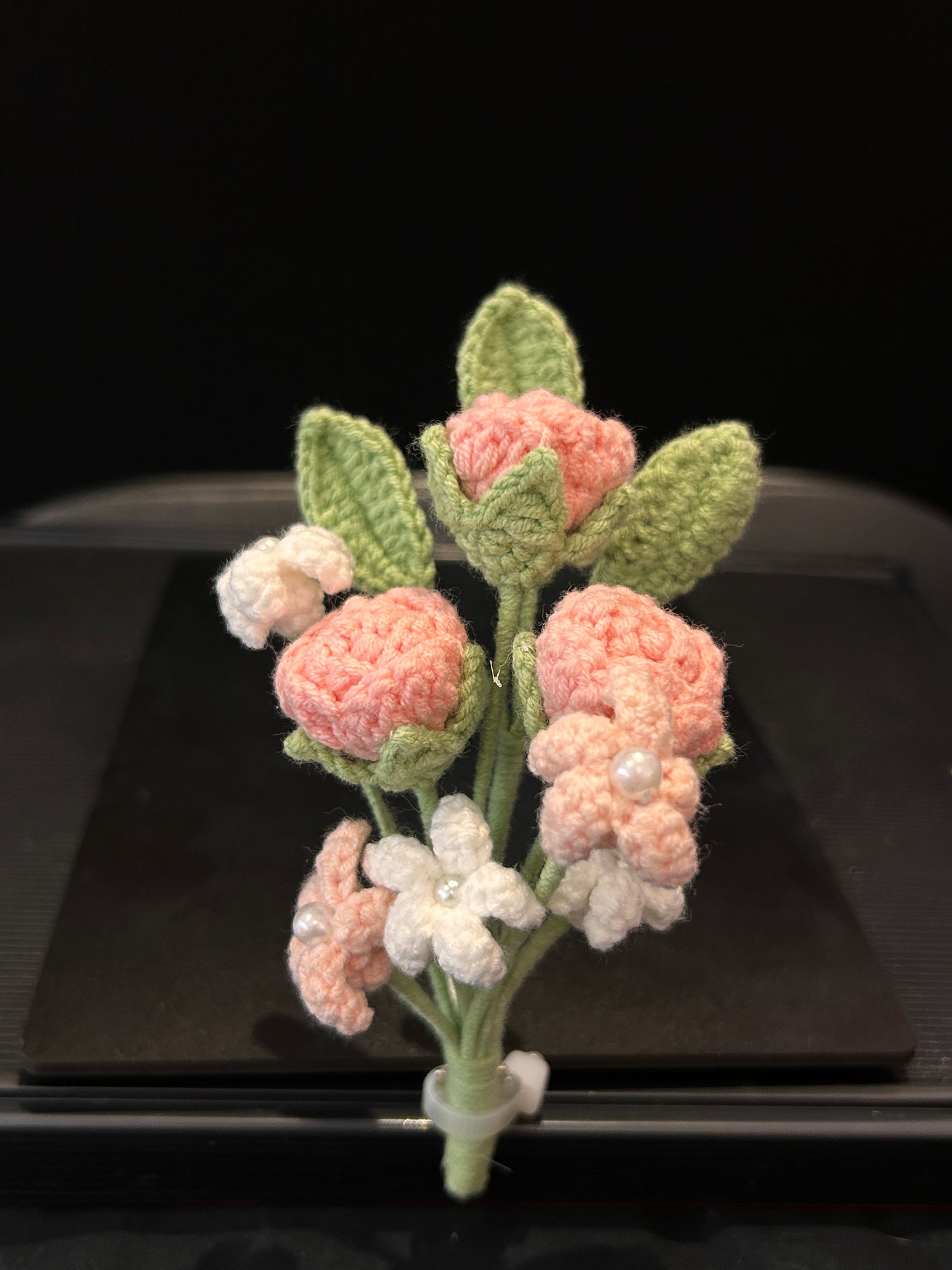 Rose & Baby’s Breath Car Bouquet