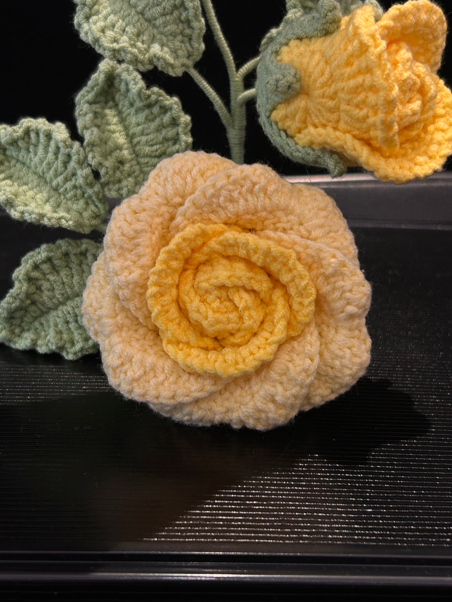 Double Roses with Bud Car Bouquet