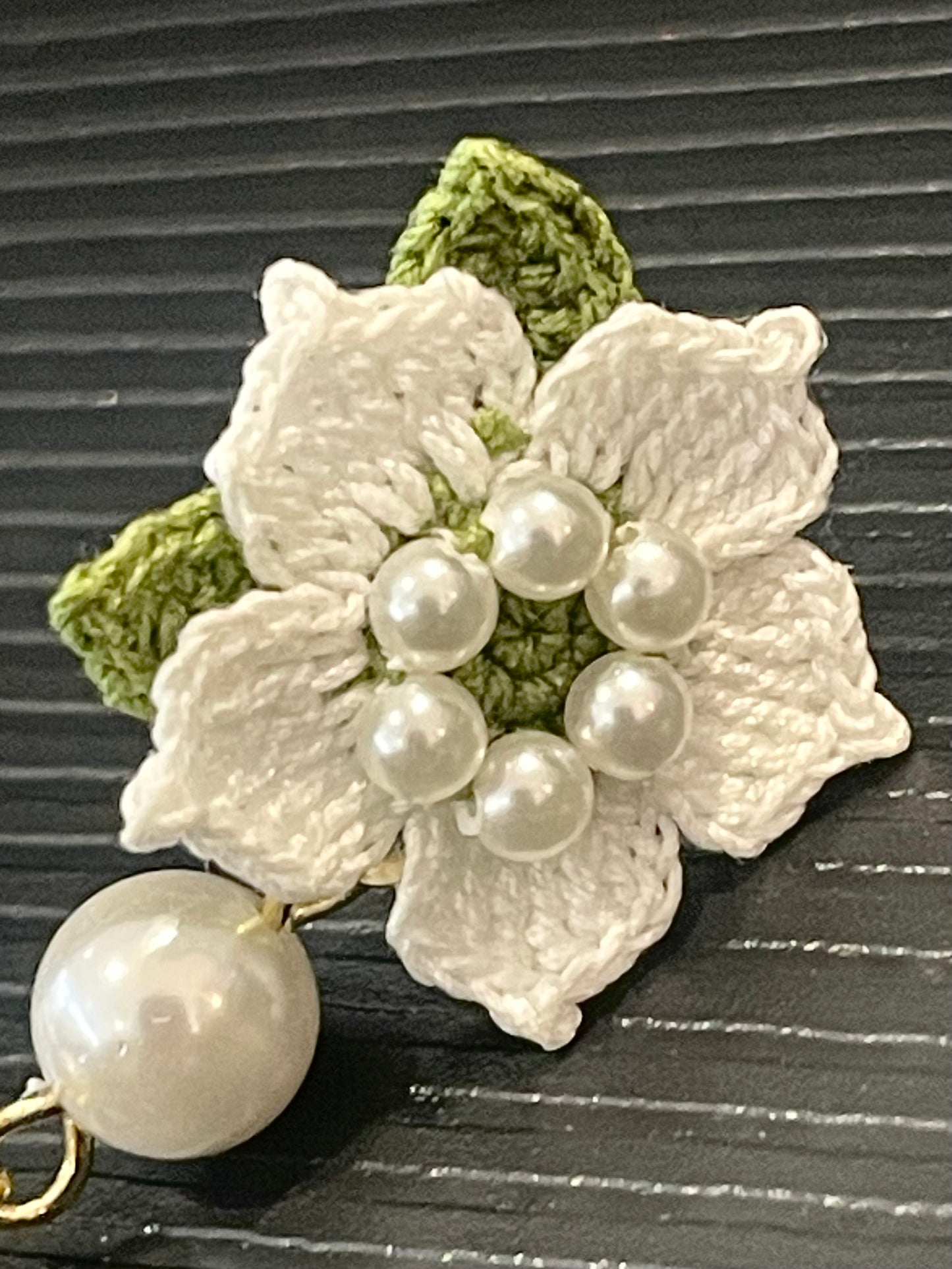 Peach Blossoms Earrings (3 Pearls)