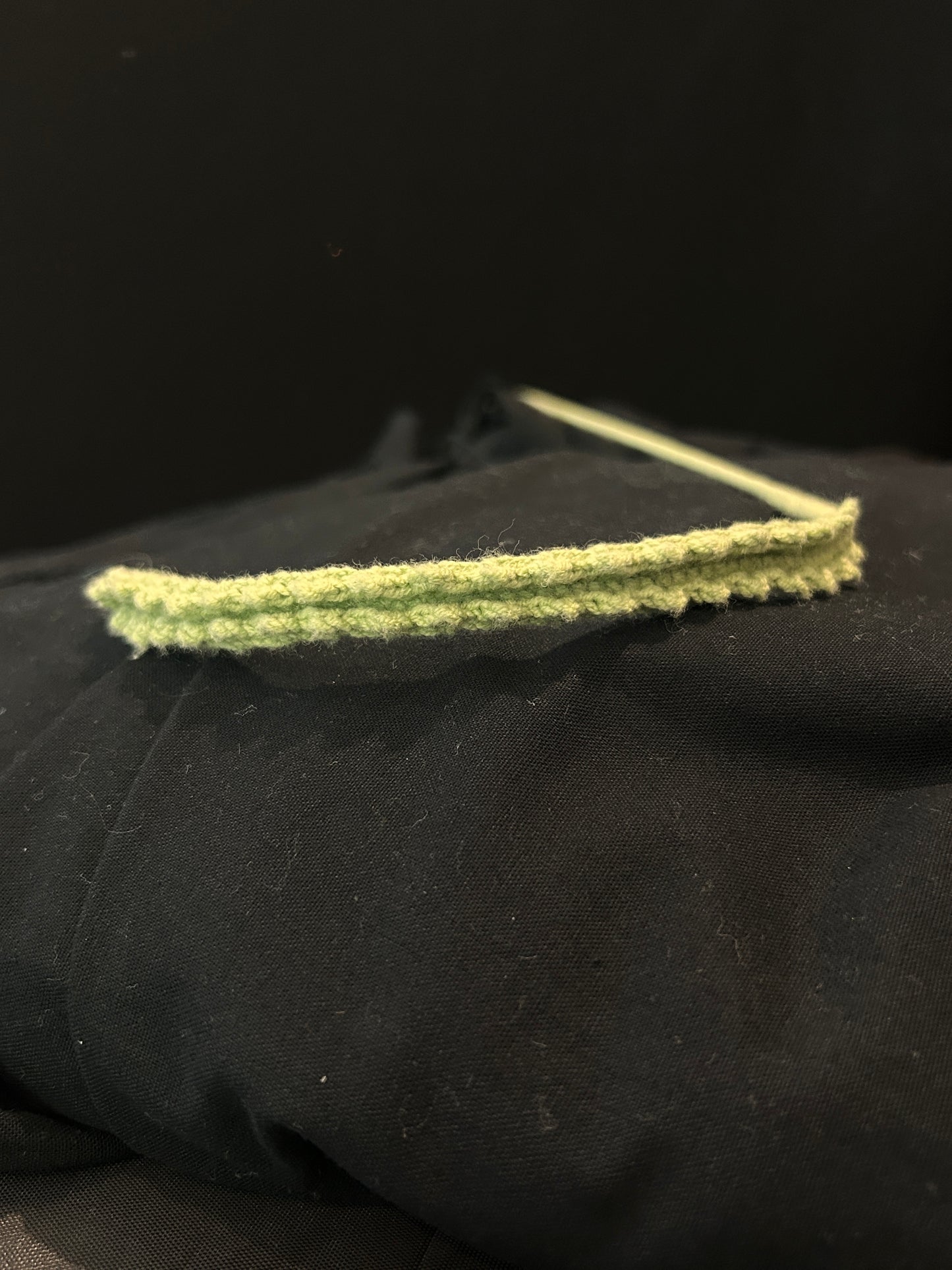 Single Curly Leaves