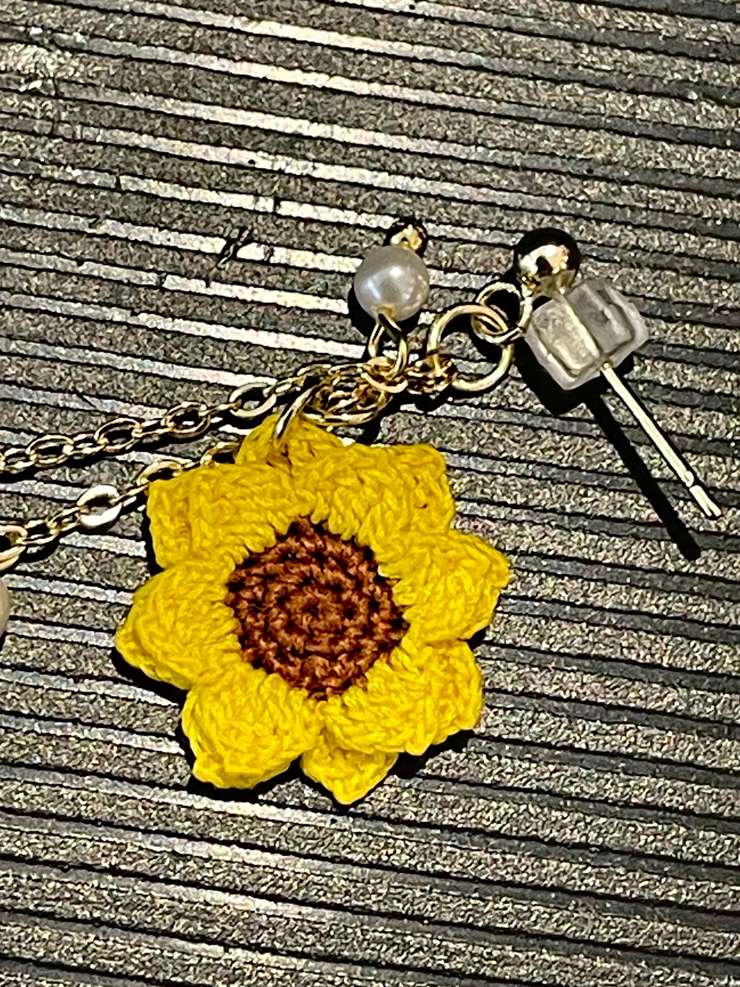 Sunflower Earrings (Pearl)