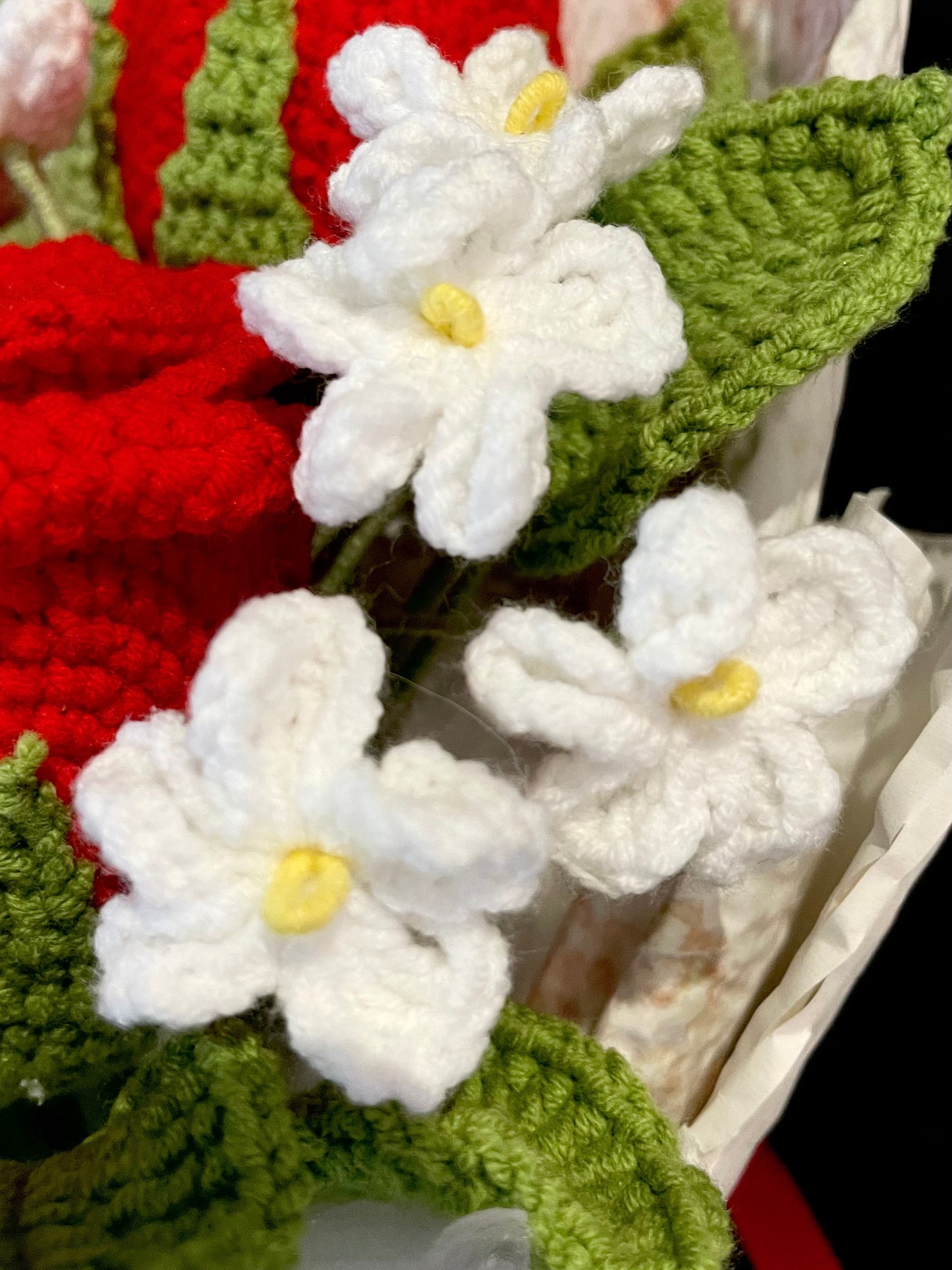Red Rose Bouquet (White Paper)