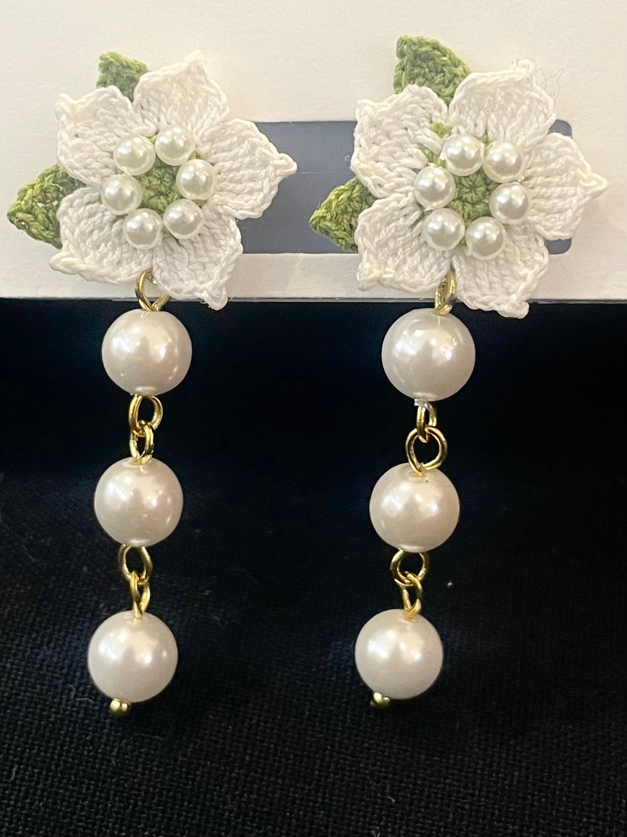 Peach Blossoms Earrings (3 Pearls)