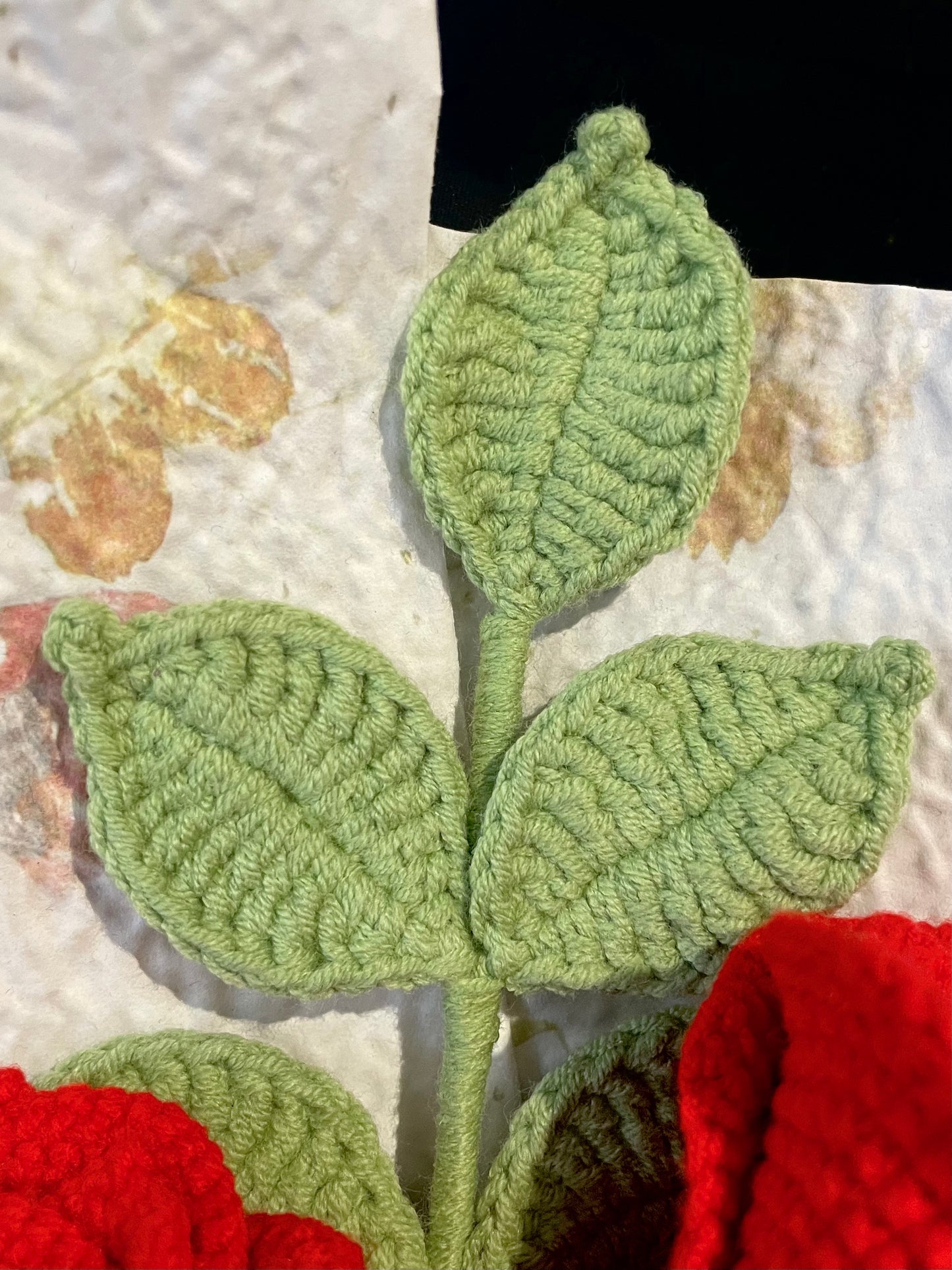Red Rose Bouquet (White Paper)