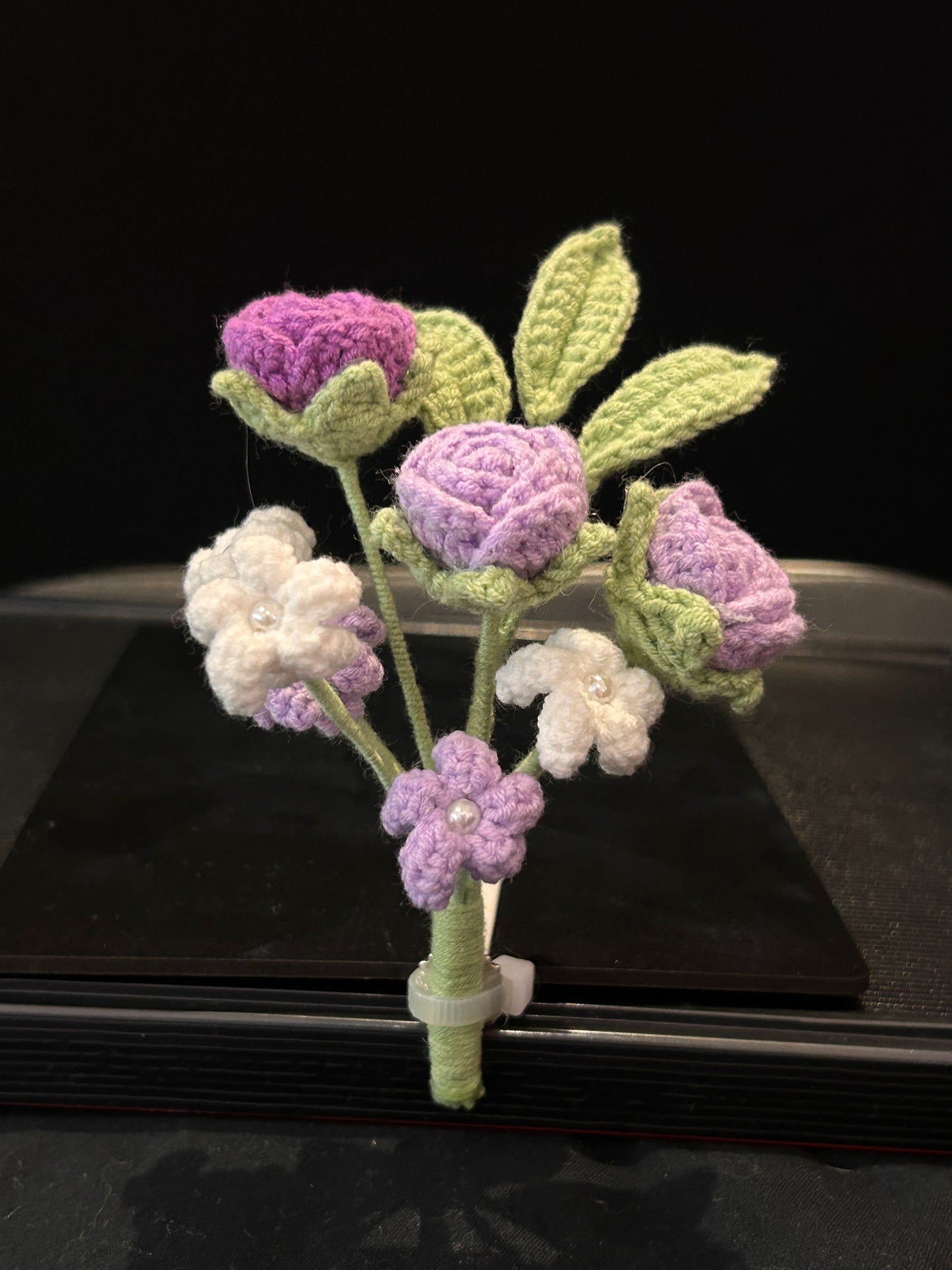Rose & Baby’s Breath Car Bouquet