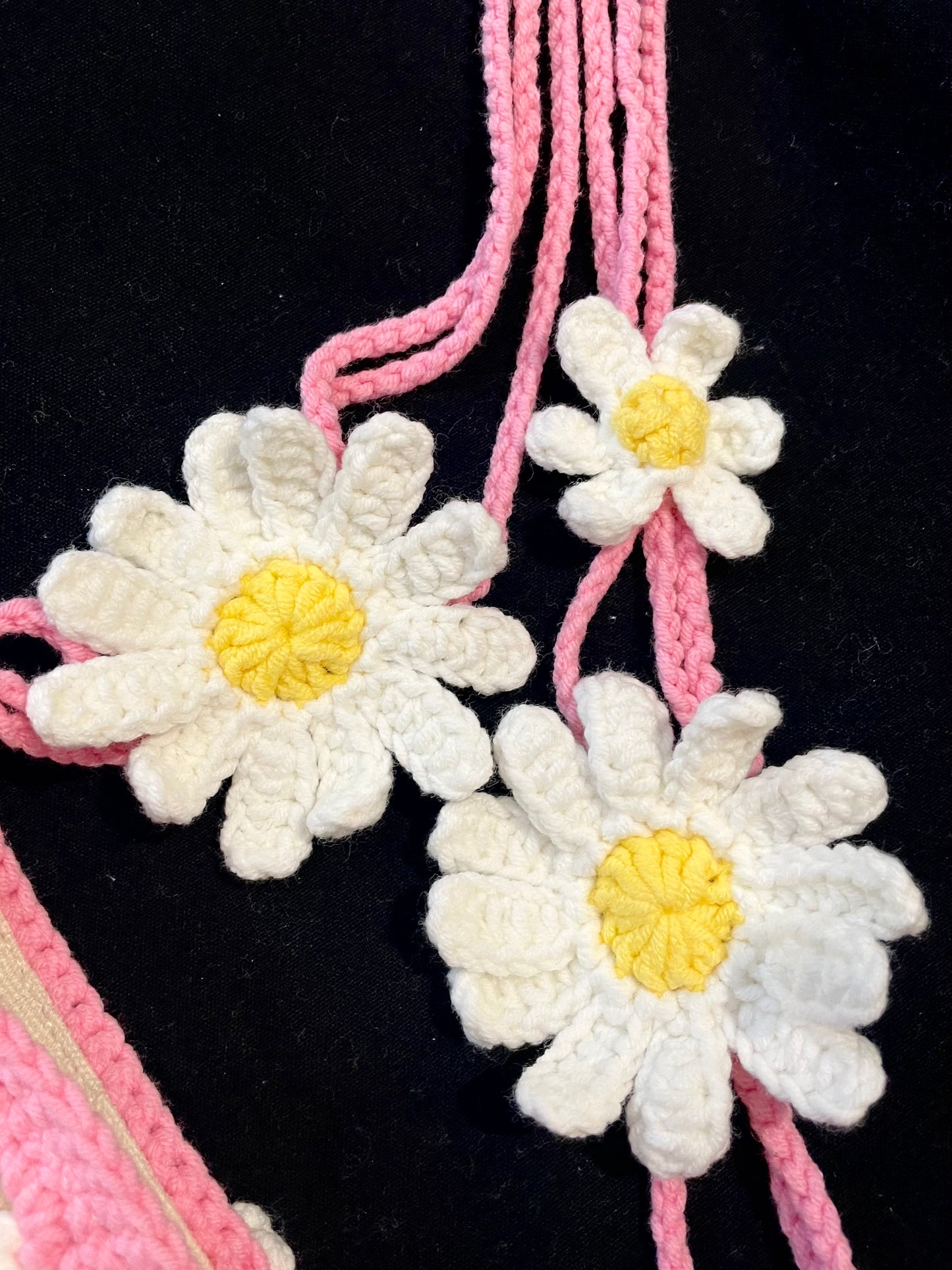 Handmade Crochet Shoulder Bag —— Daisy
