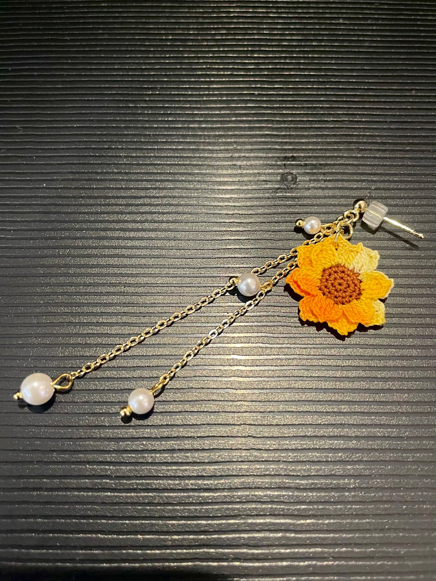 Sunflower Earrings (Pearl)