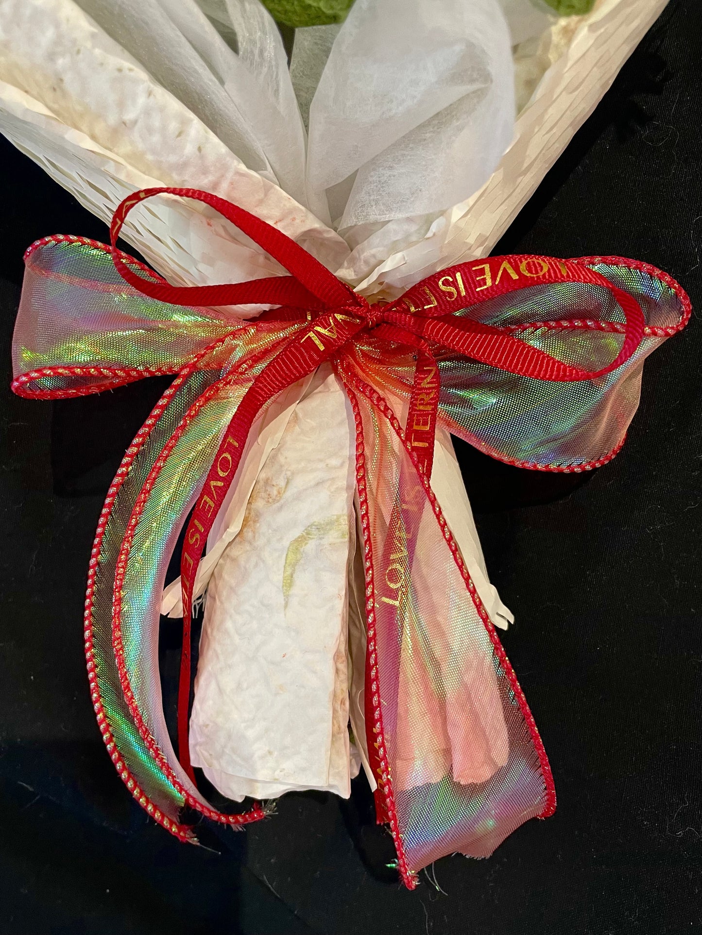 Red Rose Bouquet (White Paper)