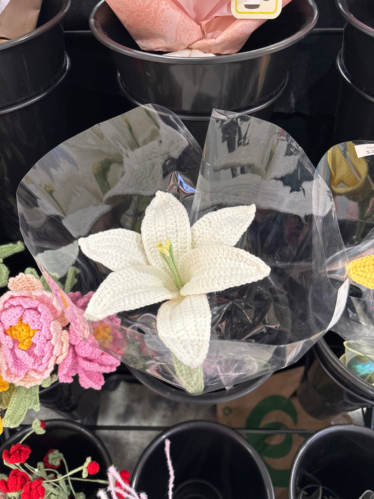 handmade crochet white lily flower