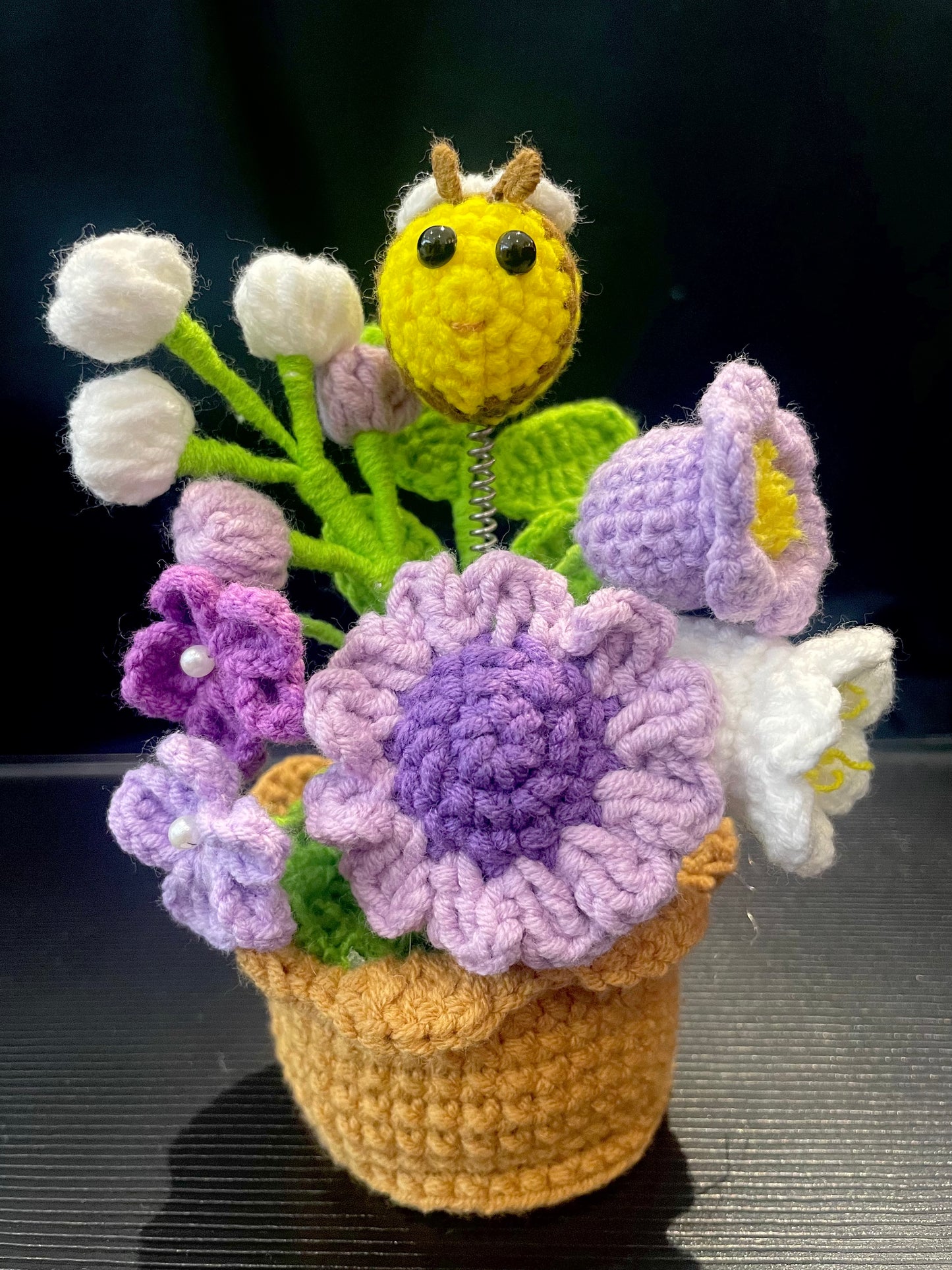 Handmade Crochet Flower Pot —— Flowers & Bee