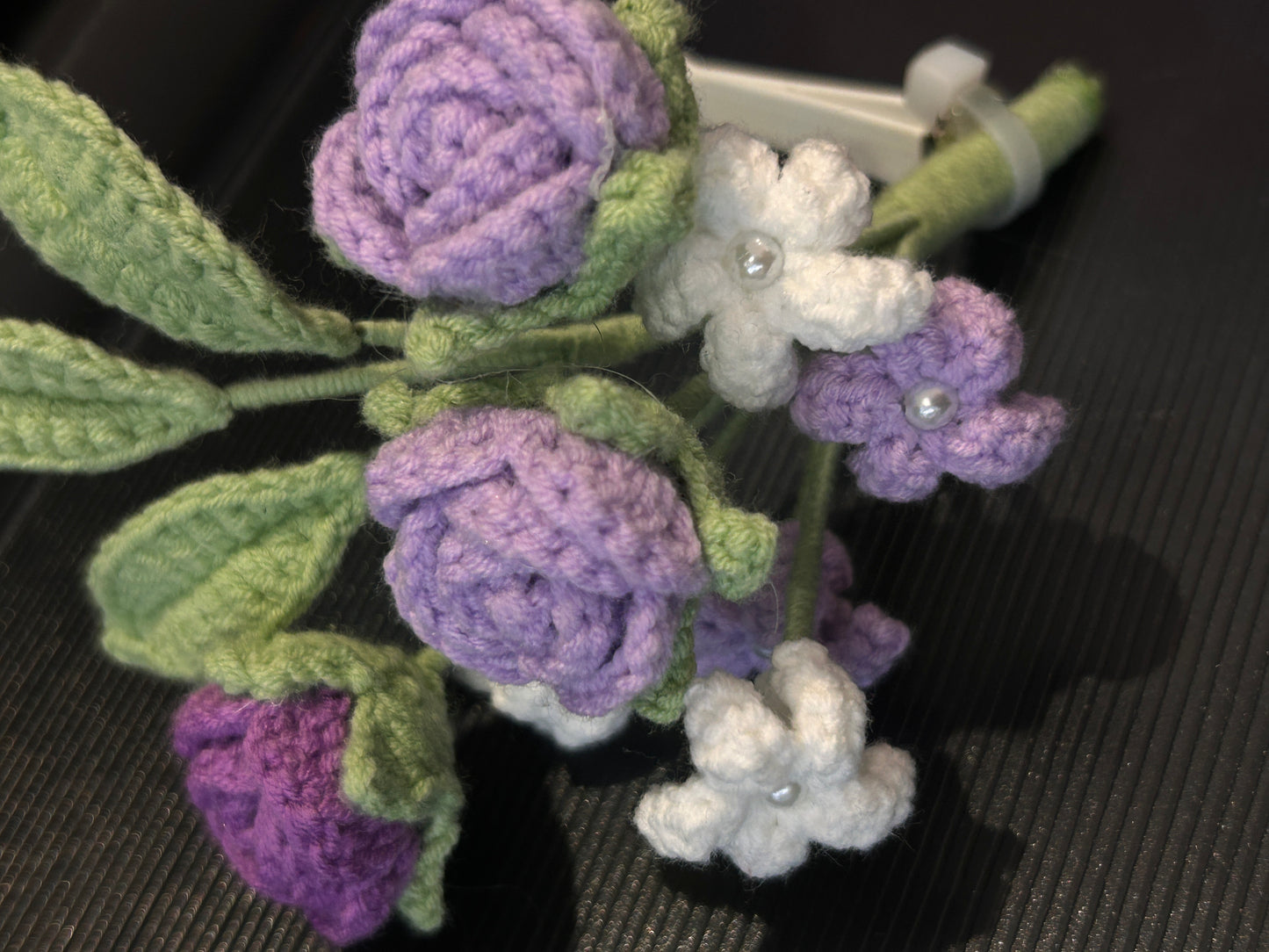 Rose & Baby’s Breath Car Bouquet