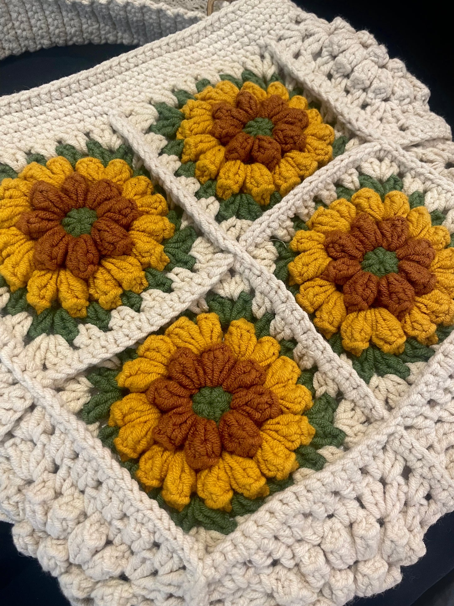 Sunflower Shoulder Bag (4 Flowers)