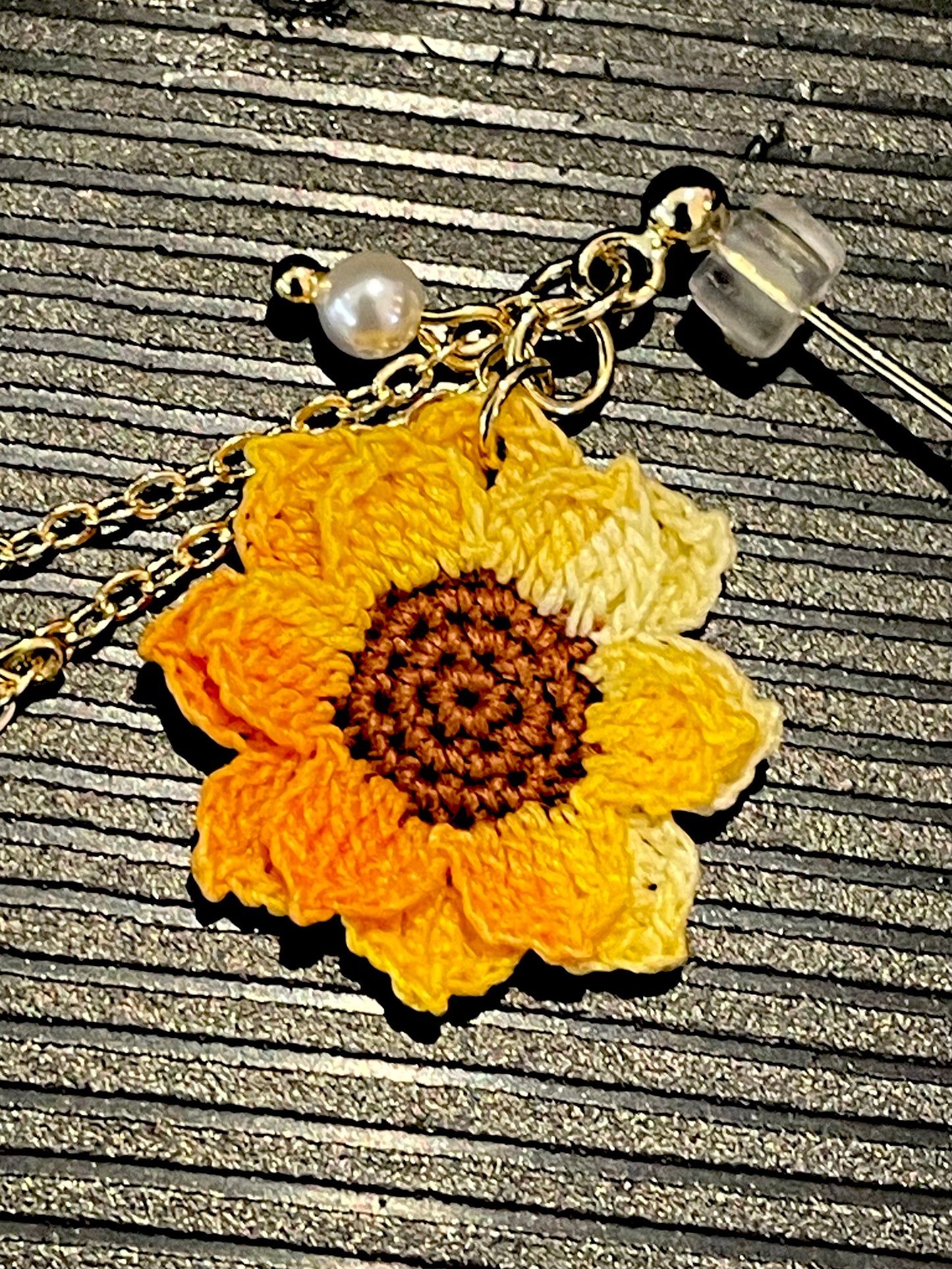 Sunflower Earrings (Pearl)