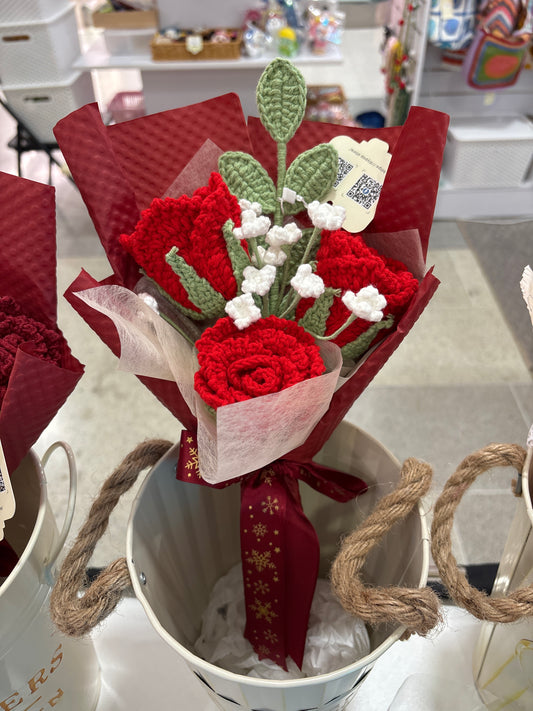 Crochet red rose bouquet
